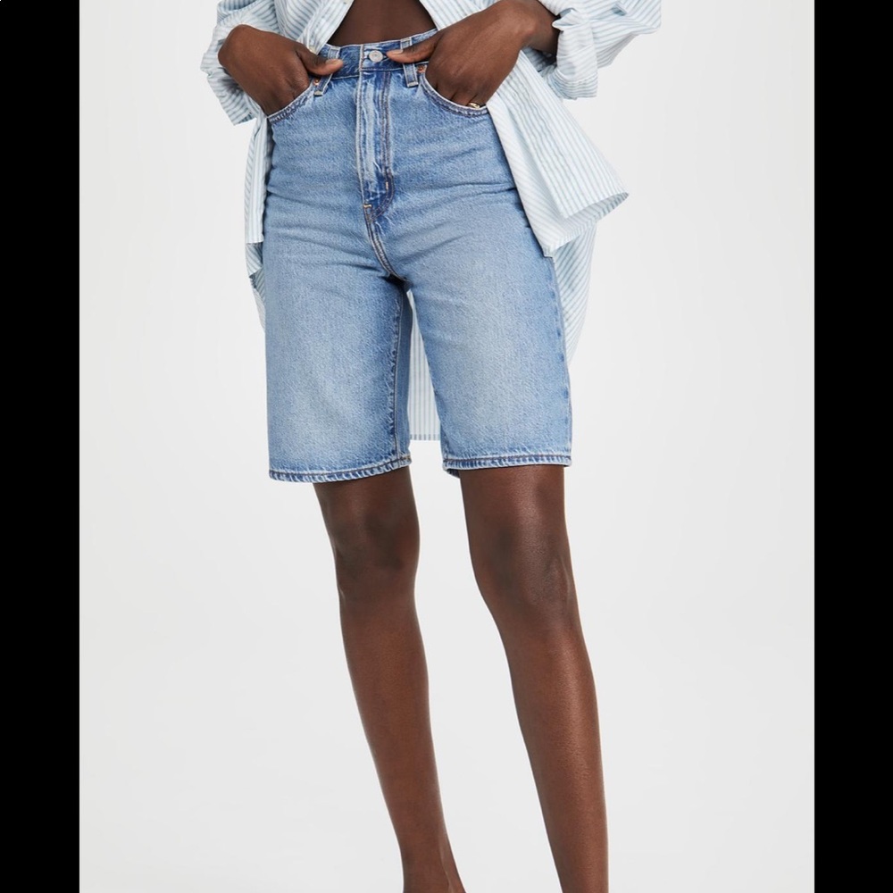 LEVI’S HIGH WAIST LOOSE BERMUDA SHORTS